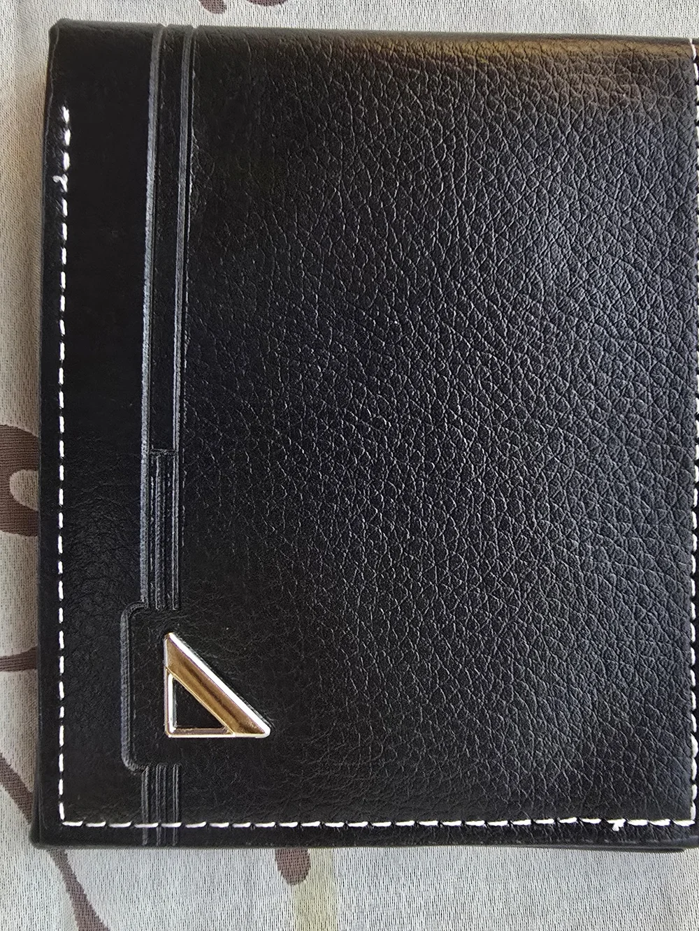 Men's Black Leather Bi-Fold Wallet with Metal Accent